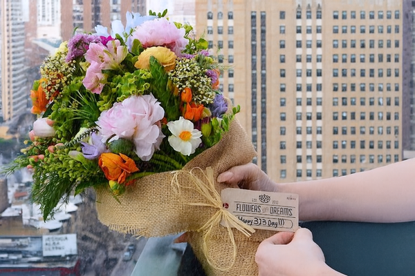 Flowers in Detroit: 5 Occasions That Deserve a Local Touch
