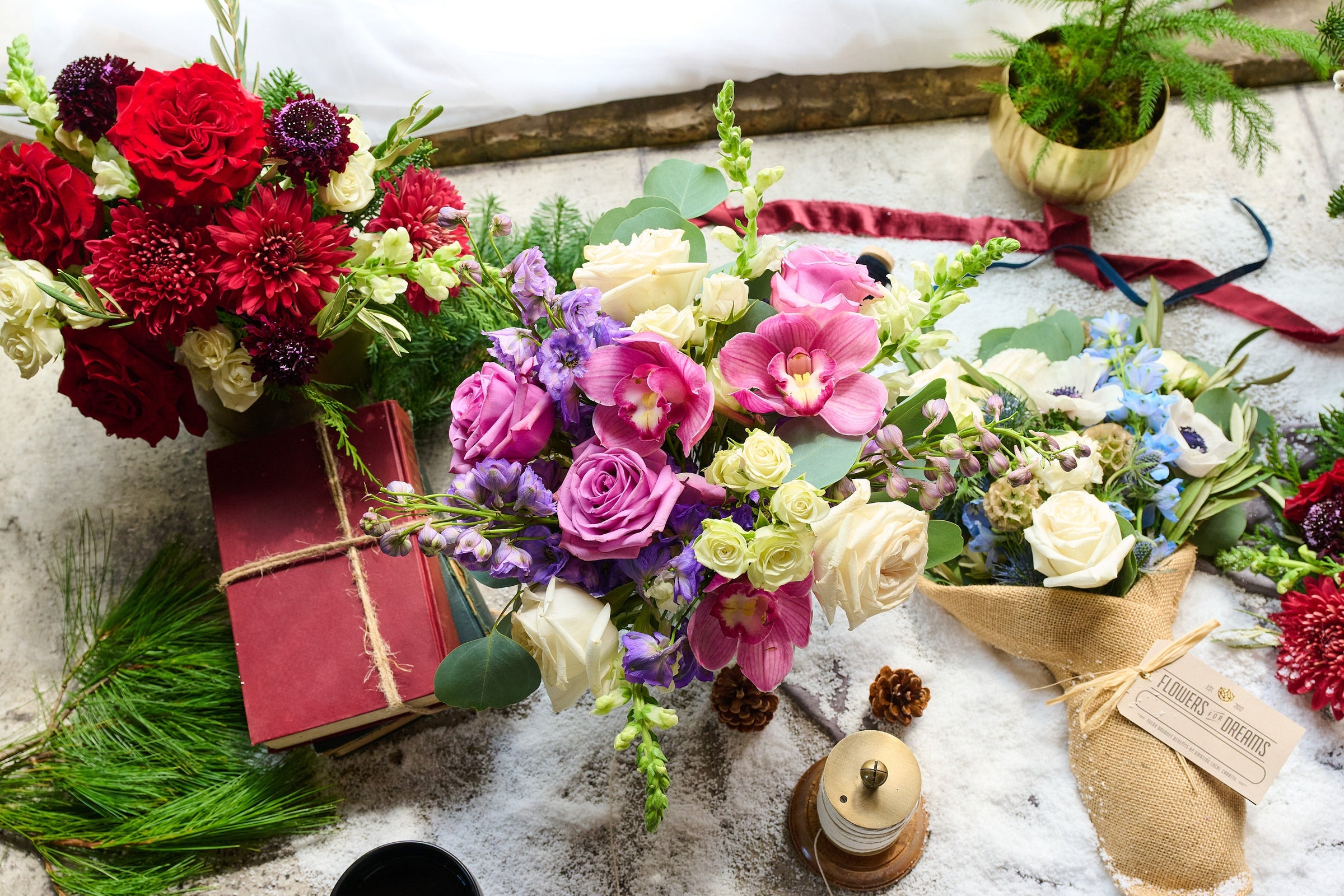 5 Stunning Christmas Floral Arrangements to Brighten Your Holiday Season