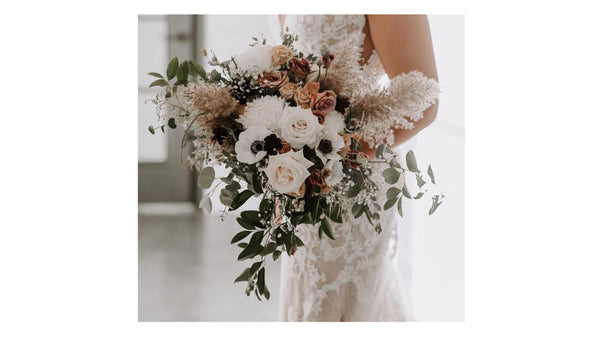 How to Style Dried and Fresh Blooms Together for a Timeless Wedding Look