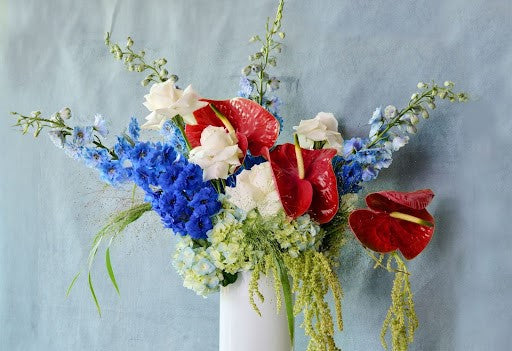 Red, White, & Bloom: The Prettiest July 4 Bouquets for Your Table
