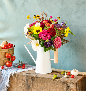 Farm – Fresh, locally sourced bouquet with vibrant, handpicked flowers.