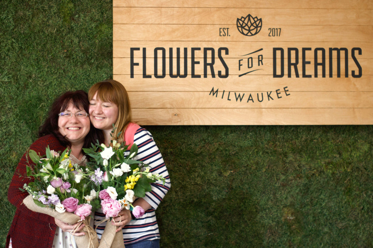 Milwaukee flower delivery and wedding flowers from Flowers for Dreams